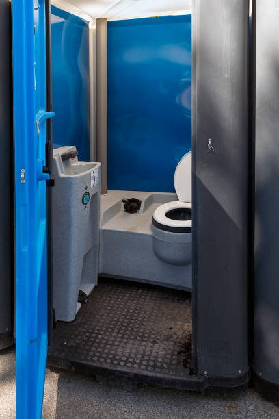 Best Luxury portable toilet rental  in Standish, MI